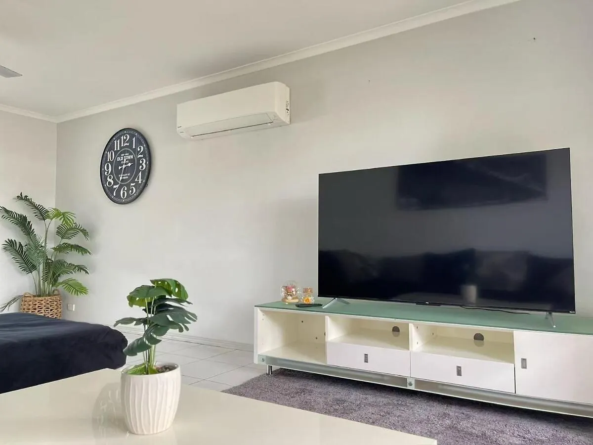 Villa Runaway Bay Family Haven With 4Beds Gold Coast Australia