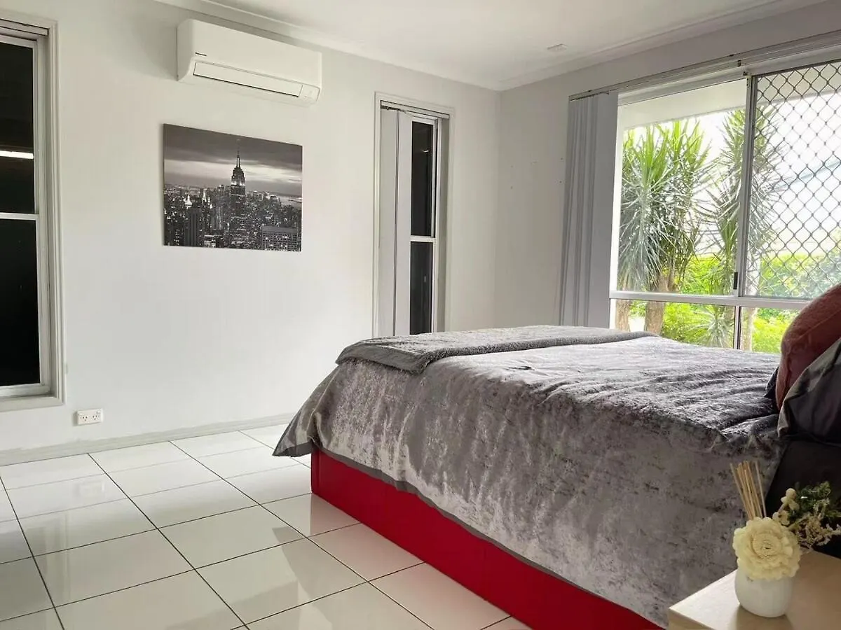 Runaway Bay Family Haven With 4Beds Gold Coast