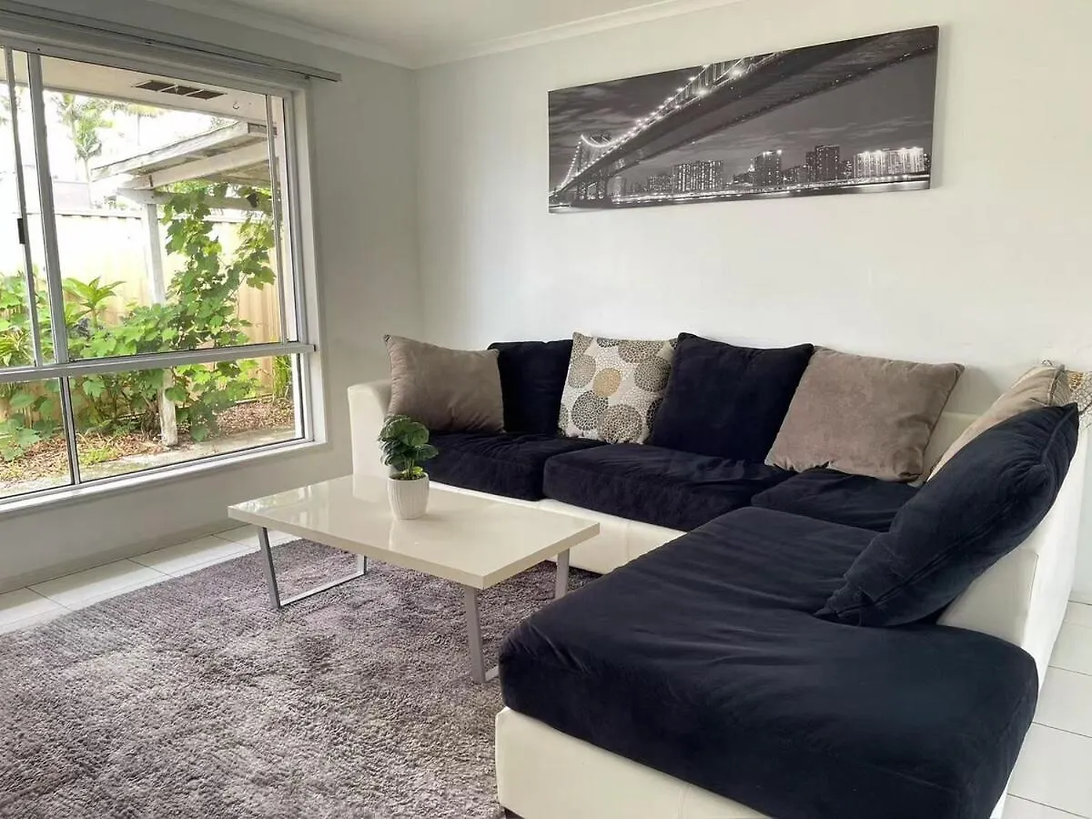 Runaway Bay Family Haven With 4Beds Gold Coast