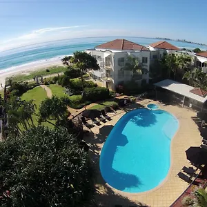 Курортный комплекс Golden Riviera Absolute Beachfront, Голд-Кост